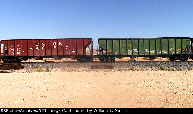 EB Manifest Frt at Erie NV W-MTrnSlv-Pshr -44